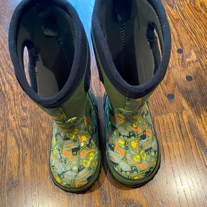 Toddler Bogs in Construction Pattern